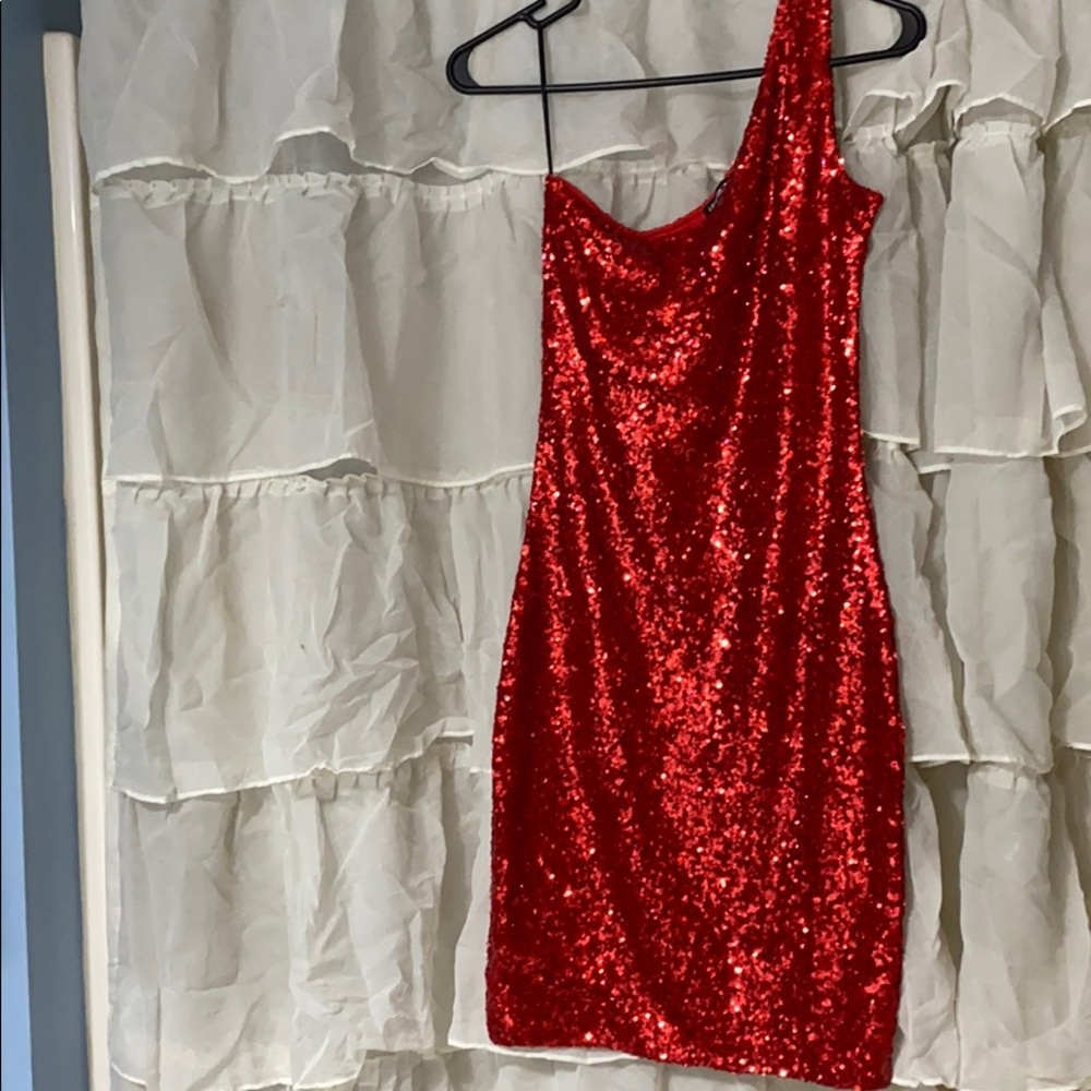 Red sequined cocktail dress from fashion nova!